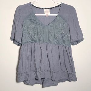 💫3/$12 Boho lace embroidered babydoll top size S